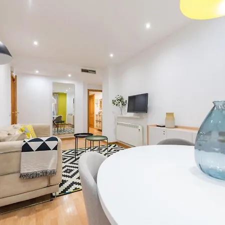 2 Bedrooms 2 Bathrooms Furnished - Malasana Madrid Exterior photo