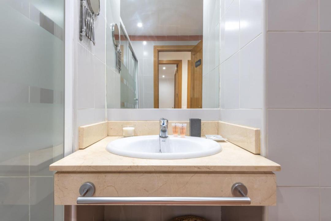 2 Bedrooms 2 Bathrooms Furnished - Malasana * Madrid